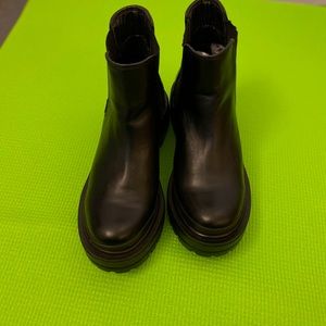 LIVV PLATFORM CHELSEA BOOT